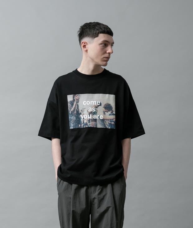 Dropped Shoulders Printed T-Shirt (Come As) - BLACK