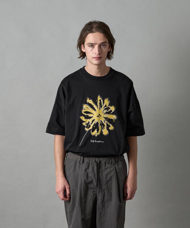 Dropped Shoulders Printed T-Shirt (Flower) - BLACK
