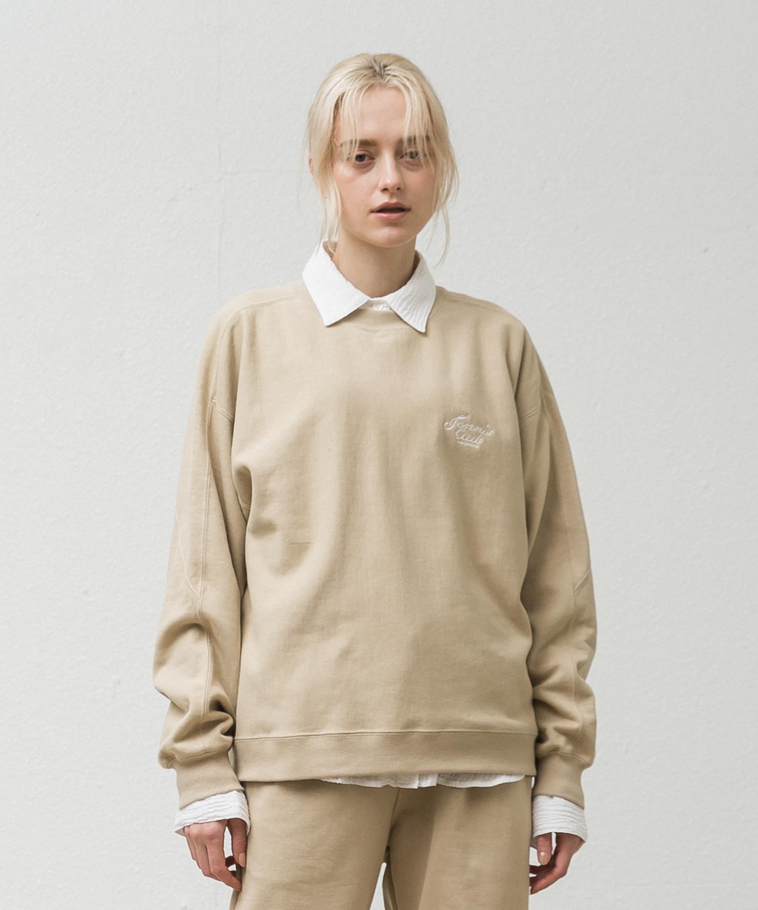 Loose Silhouette Crewneck Embroidery Sweat - YELLOW BEIGE