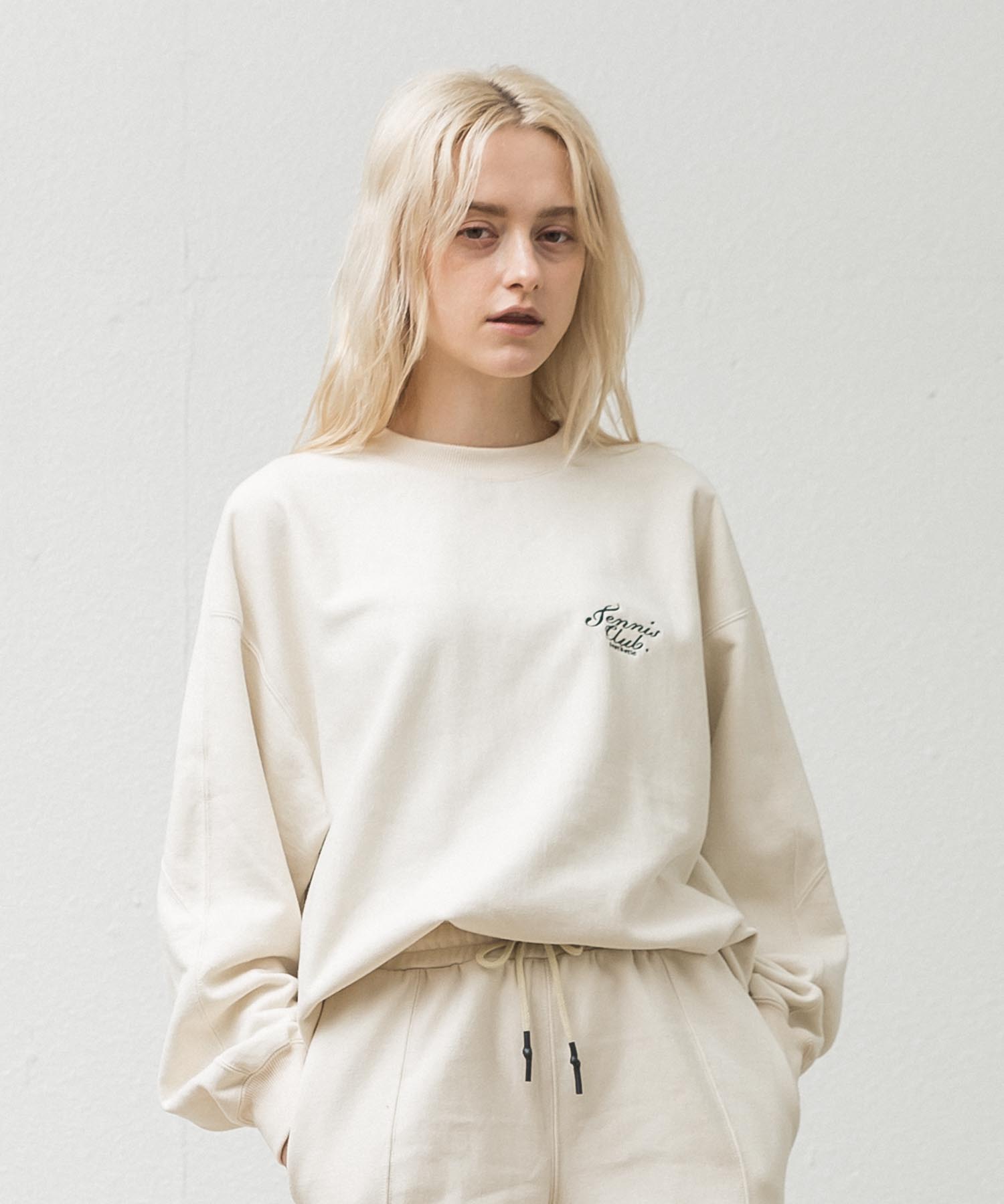 Loose Silhouette Crewneck Embroidery Sweat - IVORY