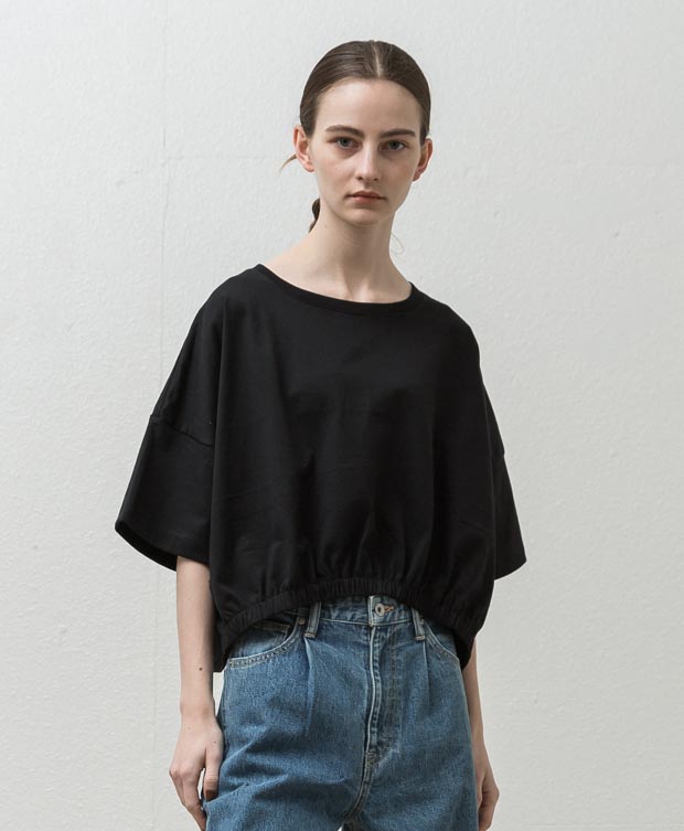Loose Silhouette Front Gather Cropped T-Shirt - BLACK